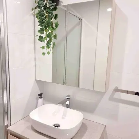 Gungahlin Center-1 Bedroom New Stylish Unit Harrison Exterior photo