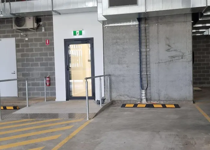 Gungahlin Center-1 Bedroom New Stylish Unit