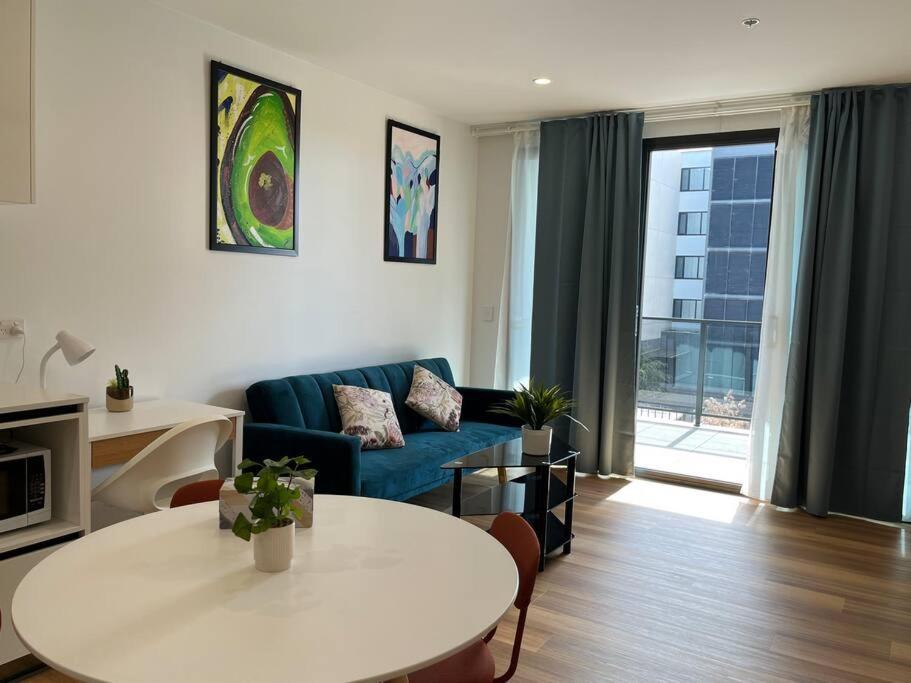 Apartment Gungahlin Center-1 Bedroom New Stylish Unit