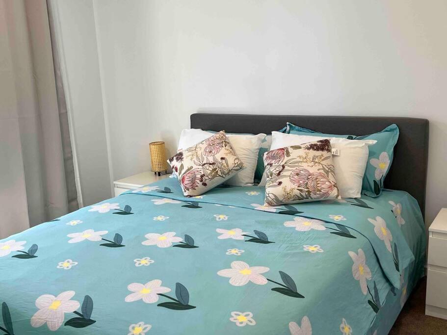 Gungahlin Center-1 Bedroom New Stylish Unit Apartment