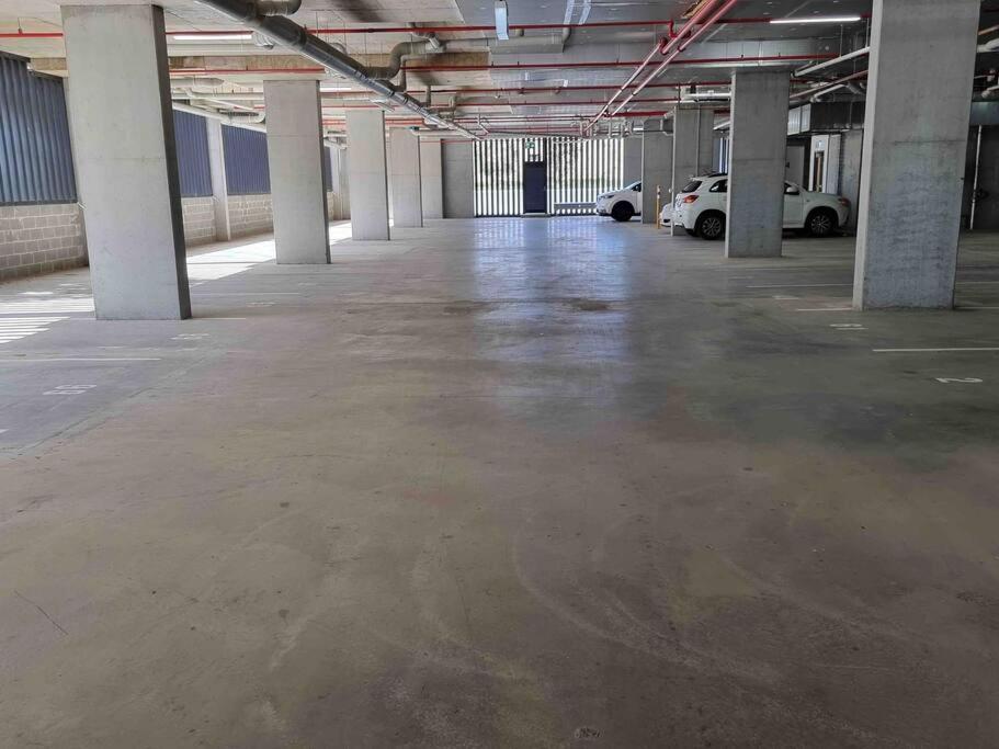Apartment Gungahlin Center-1 Bedroom New Stylish Unit *